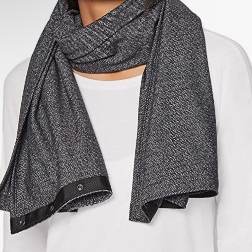 LULULEMON Vinyasa Scarf 🧣